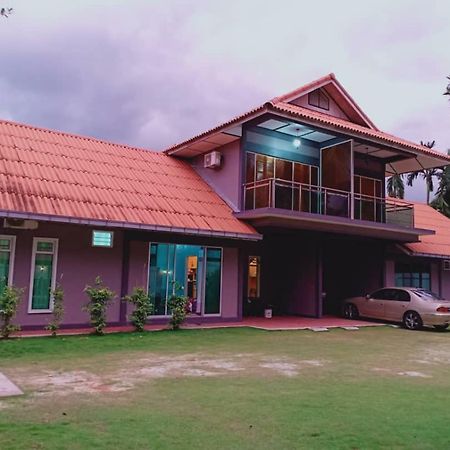 Villa Sri Tebengau Kuah Exterior foto